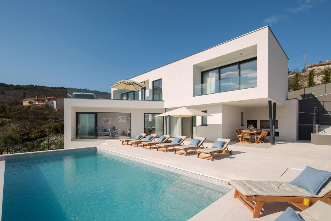 Selene Villa